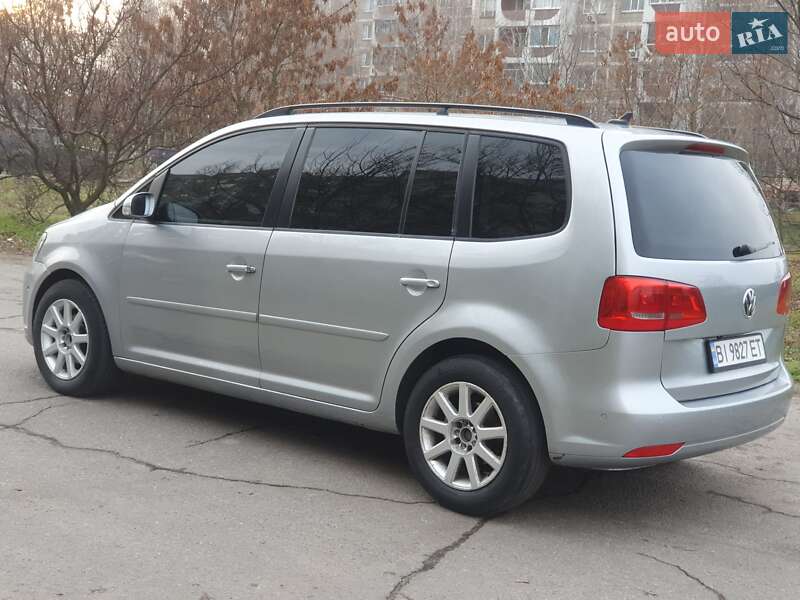 Минивэн Volkswagen Touran 2011 в Кременчуге