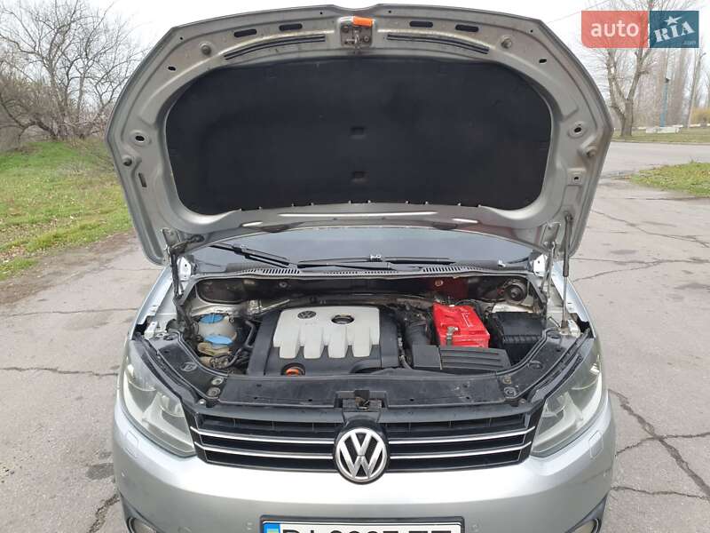 Минивэн Volkswagen Touran 2011 в Кременчуге