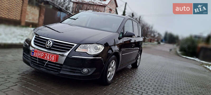 Минивэн Volkswagen Touran 2007 в Рожище