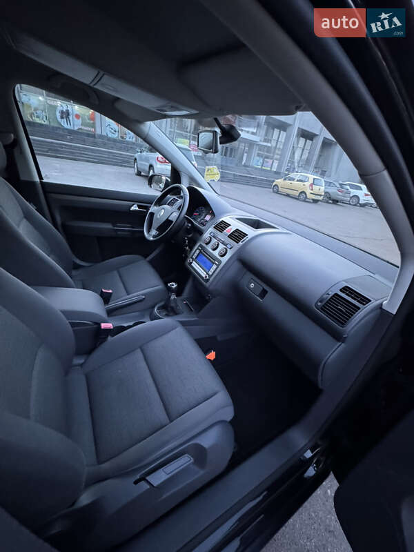Минивэн Volkswagen Touran 2008 в Ровно