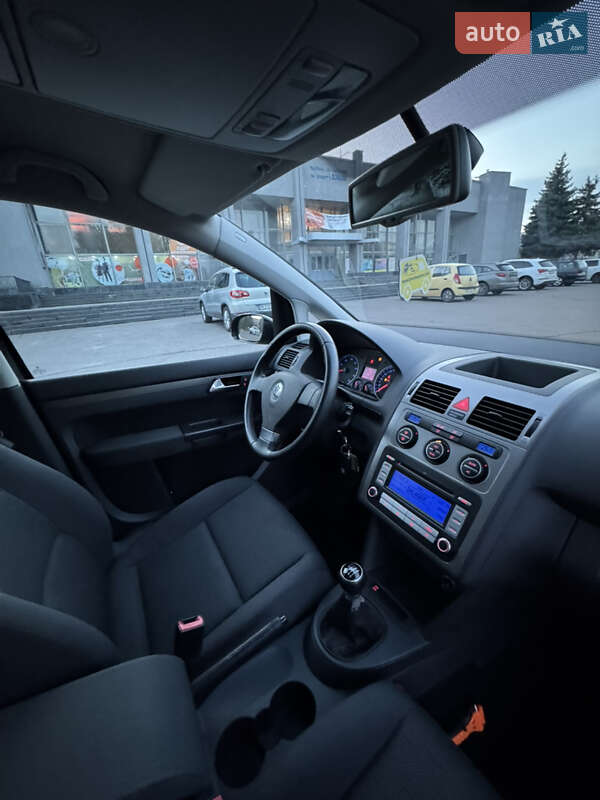 Минивэн Volkswagen Touran 2008 в Ровно