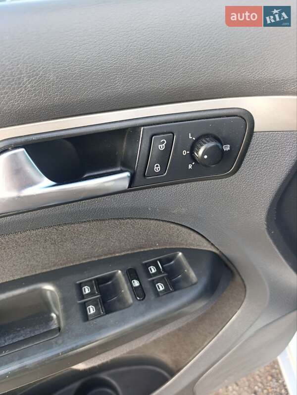 Минивэн Volkswagen Touran 2007 в Луцке