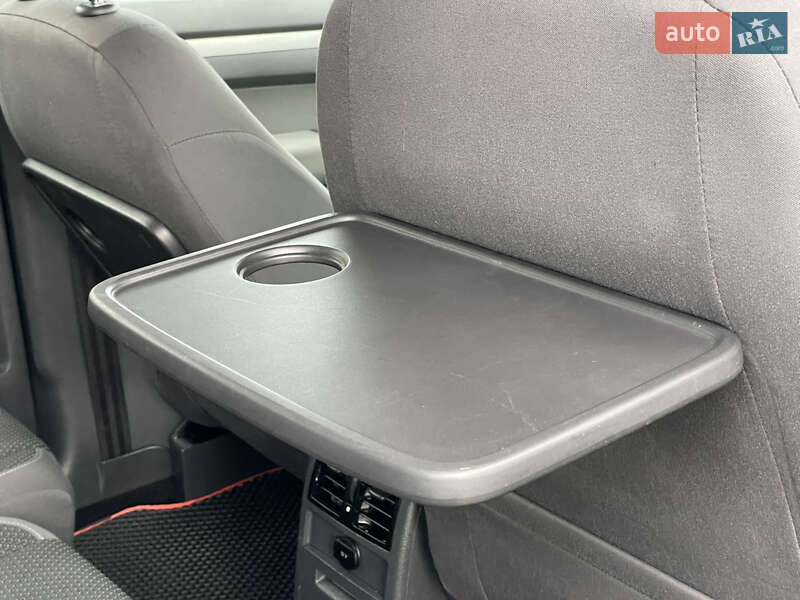 Минивэн Volkswagen Touran 2014 в Мукачево