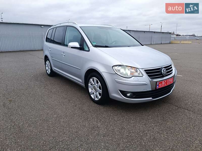 Минивэн Volkswagen Touran 2010 в Киеве фото 13 Минивэн Volkswagen Touran 2010 в Киеве