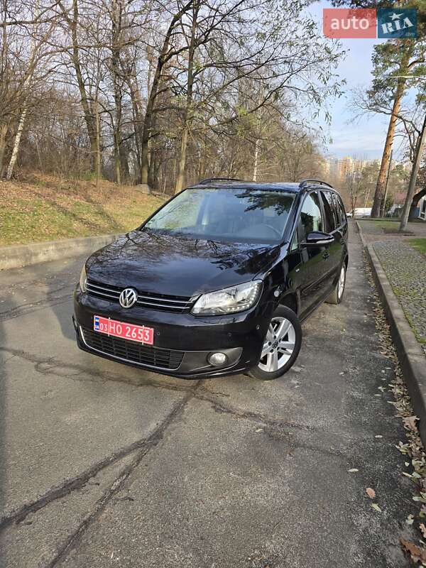 Мінівен Volkswagen Touran 2012 в Києві