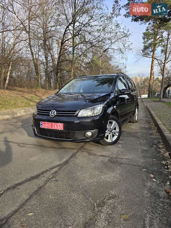 Мінівен Volkswagen Touran 2012 в Києві