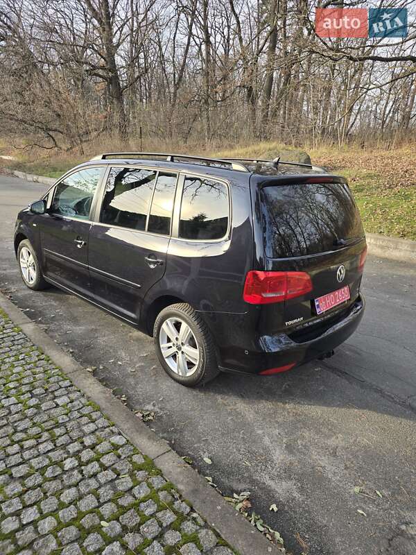Мінівен Volkswagen Touran 2012 в Києві
