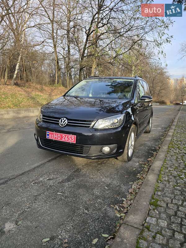 Мінівен Volkswagen Touran 2012 в Києві