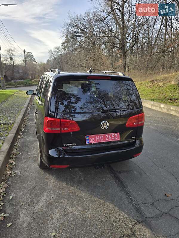 Мінівен Volkswagen Touran 2012 в Києві