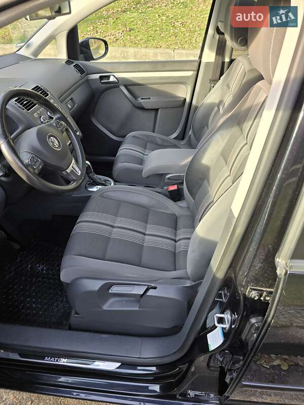 Мінівен Volkswagen Touran 2012 в Києві