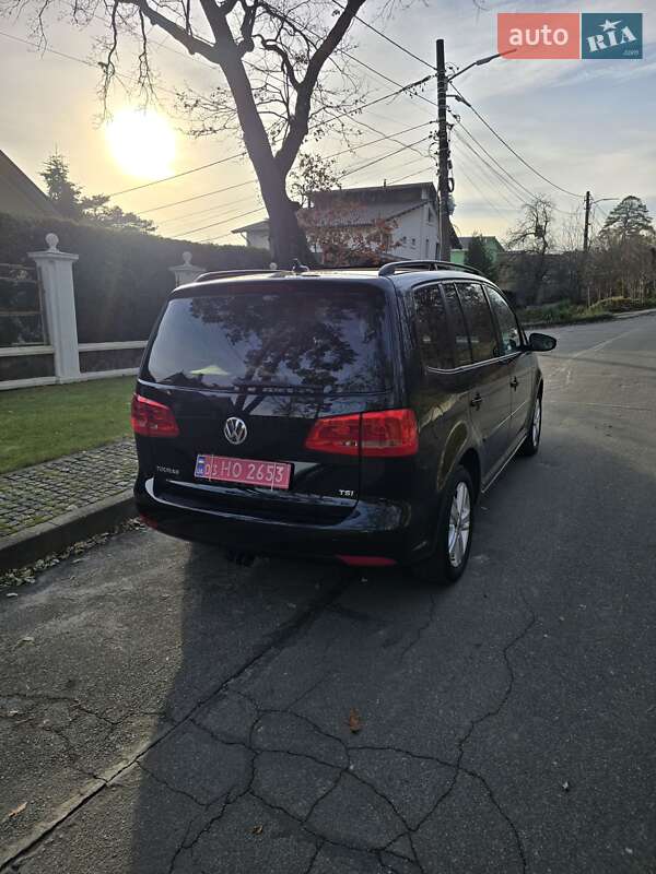 Мінівен Volkswagen Touran 2012 в Києві