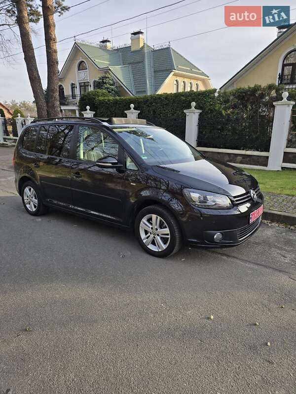 Мінівен Volkswagen Touran 2012 в Києві