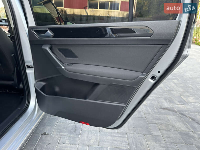 Микровэн Volkswagen Touran 2020 в Луцке