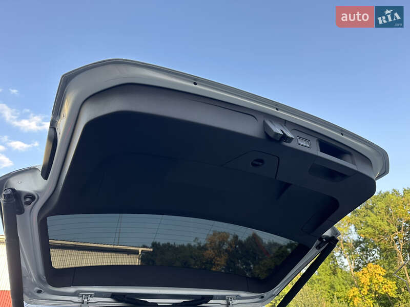 Микровэн Volkswagen Touran 2020 в Луцке