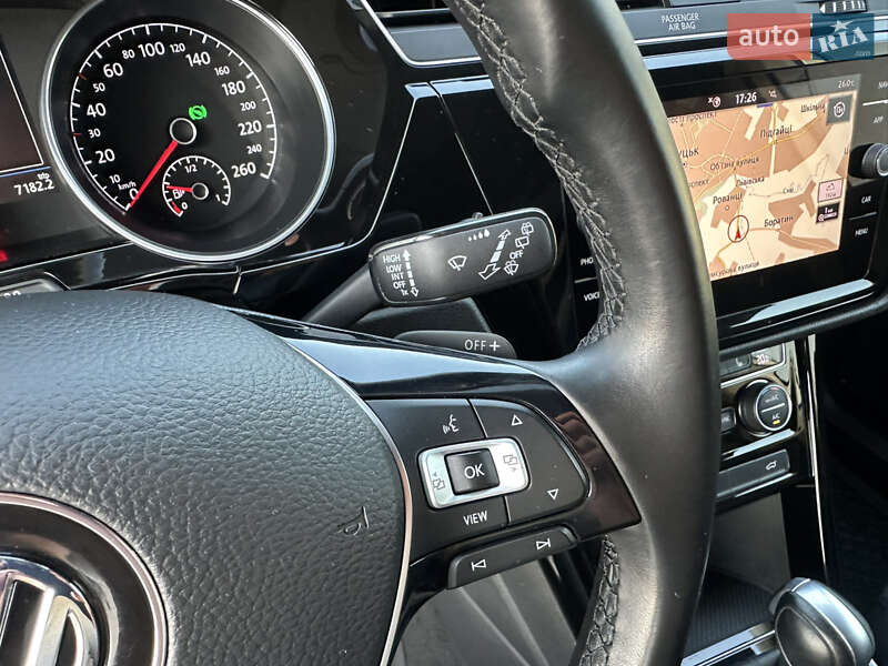 Микровэн Volkswagen Touran 2020 в Луцке