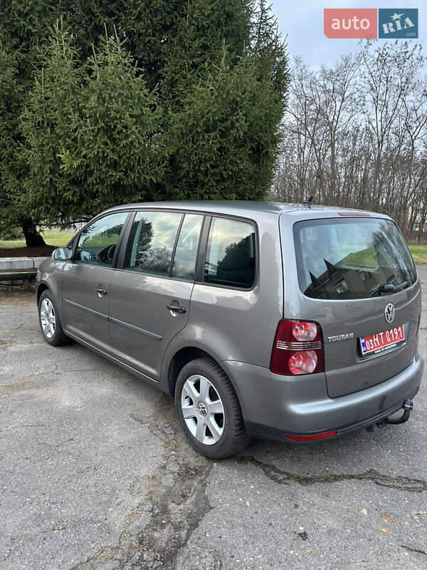 Минивэн Volkswagen Touran 2009 в Золотоноше
