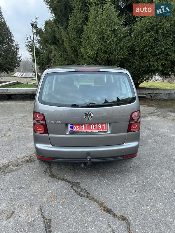 Минивэн Volkswagen Touran 2009 в Золотоноше