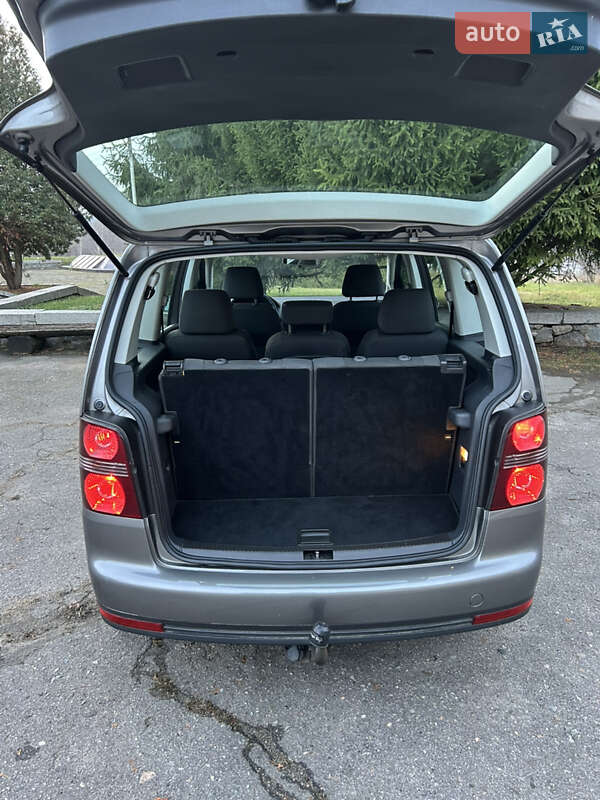 Минивэн Volkswagen Touran 2009 в Золотоноше