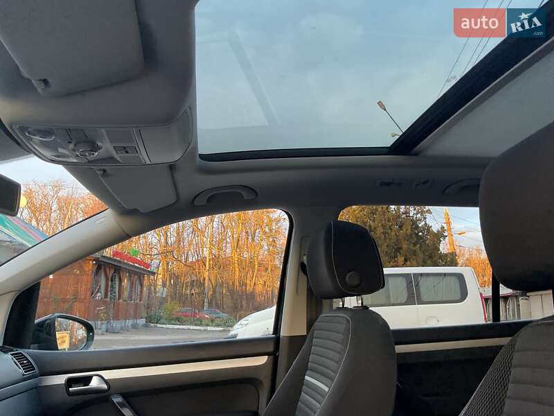 Минивэн Volkswagen Touran 2014 в Черновцах