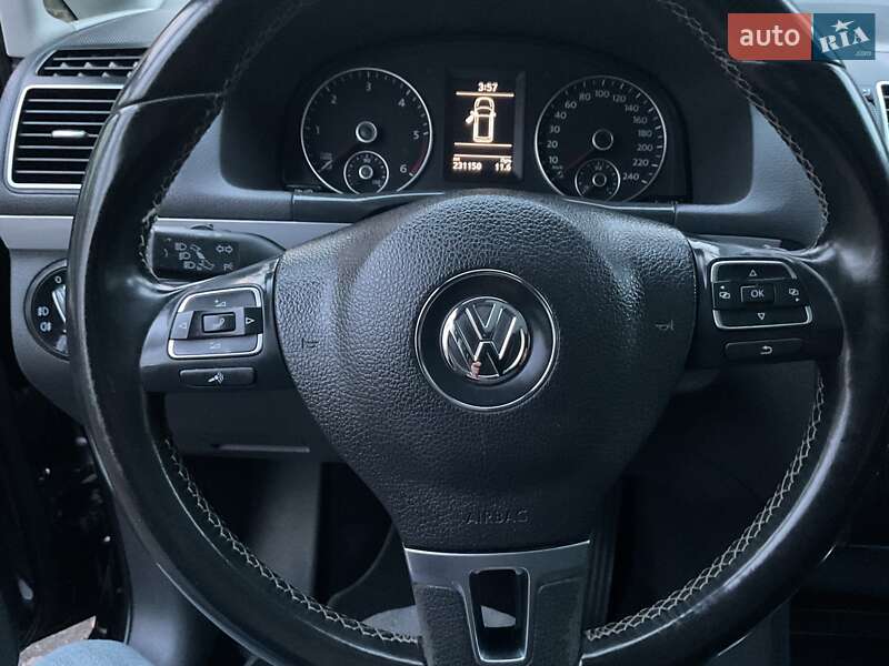 Минивэн Volkswagen Touran 2014 в Черновцах