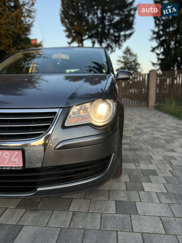 Минивэн Volkswagen Touran 2007 в Староконстантинове