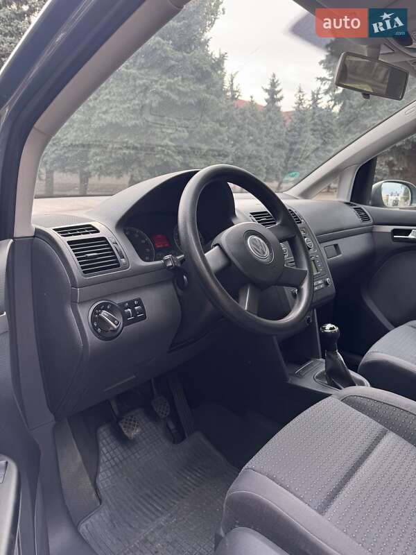 Минивэн Volkswagen Touran 2005 в Вознесенске фото 7 Минивэн Volkswagen Touran 2005 в Вознесенске