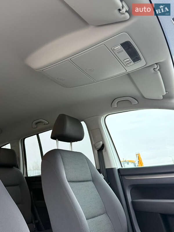 Минивэн Volkswagen Touran 2008 в Виннице