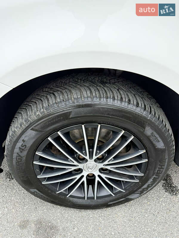 Минивэн Volkswagen Touran 2008 в Виннице