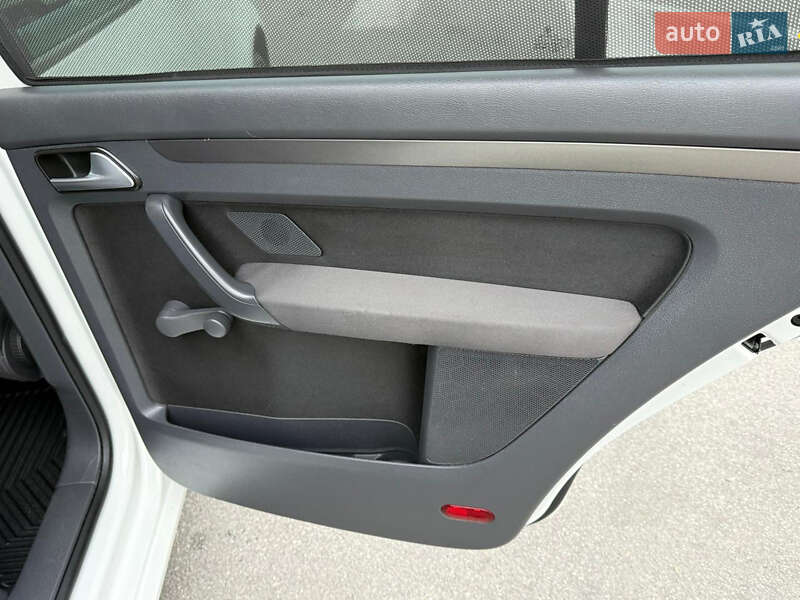 Минивэн Volkswagen Touran 2008 в Виннице