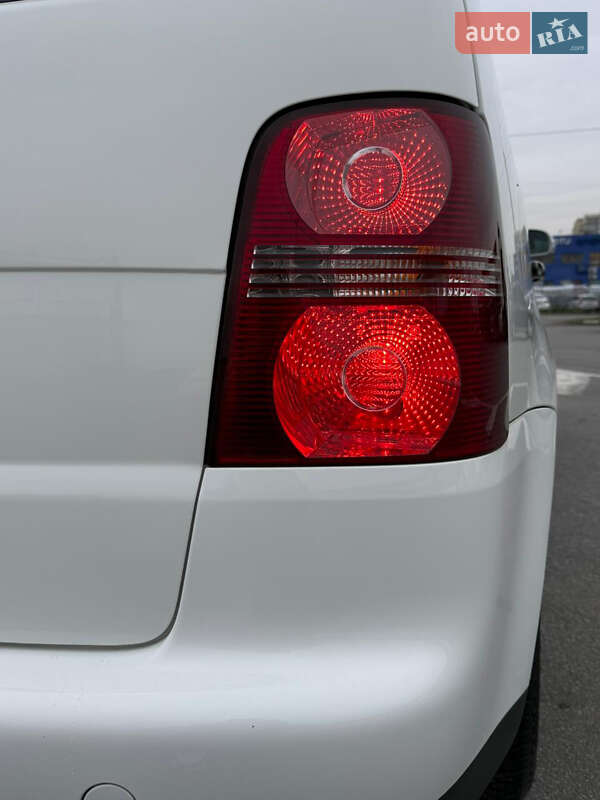 Минивэн Volkswagen Touran 2008 в Виннице