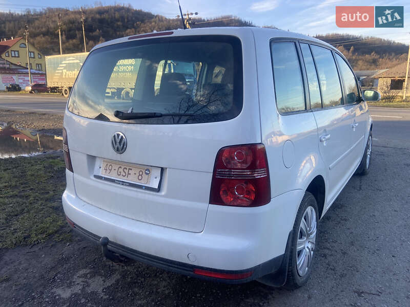 Минивэн Volkswagen Touran 2009 в Косове