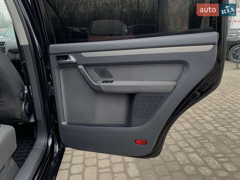 Мінівен Volkswagen Touran 2011 в Бердичеві