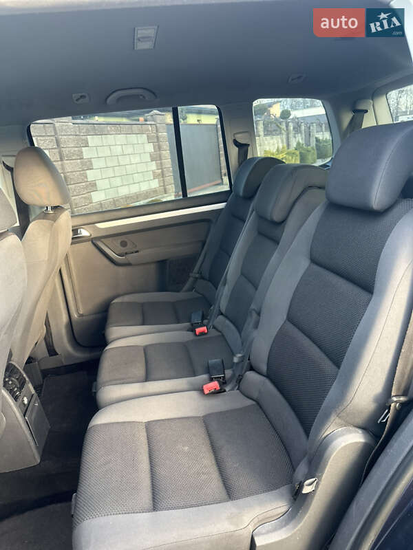 Минивэн Volkswagen Touran 2014 в Ровно