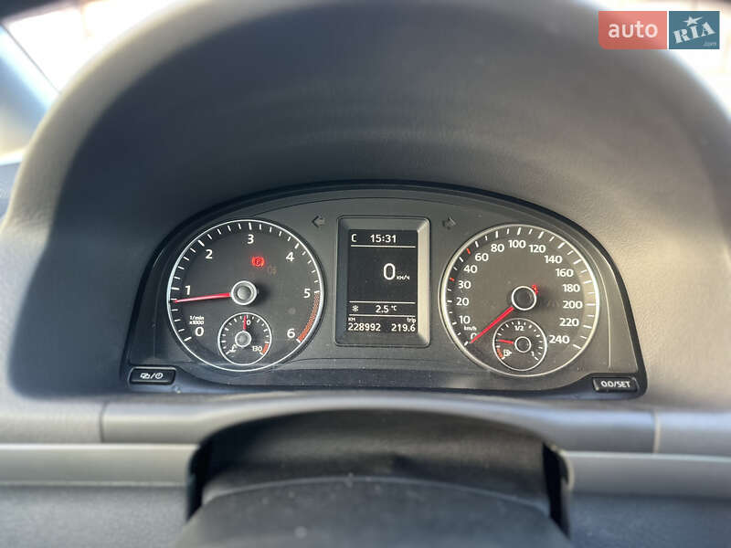 Минивэн Volkswagen Touran 2014 в Ровно