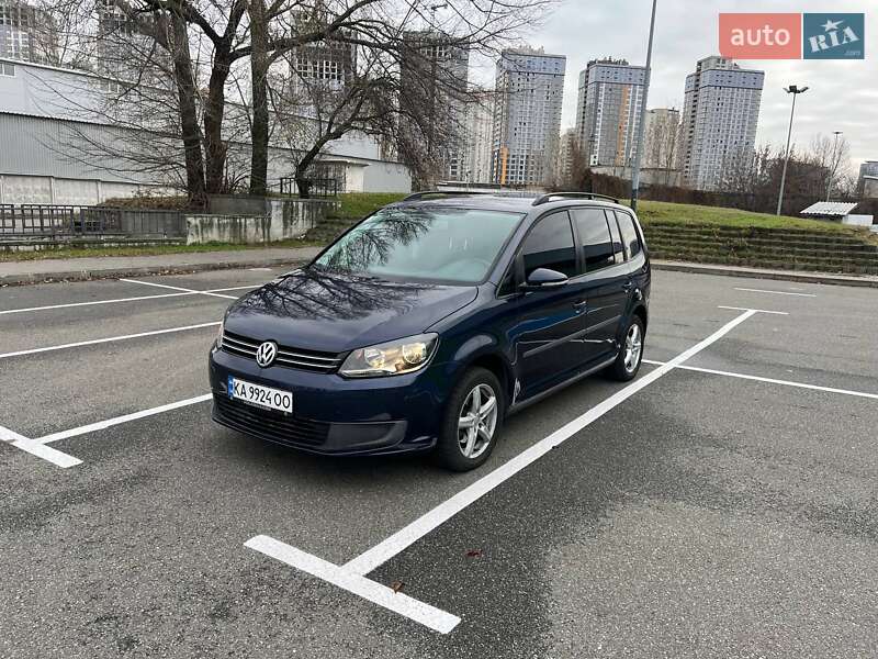 Минивэн Volkswagen Touran 2011 в Киеве
