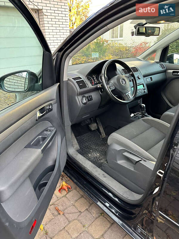 Минивэн Volkswagen Touran 2011 в Василькове