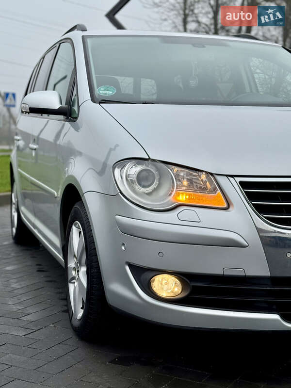 Мінівен Volkswagen Touran 2009 в Лубнах