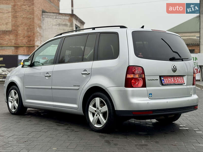 Мінівен Volkswagen Touran 2009 в Лубнах