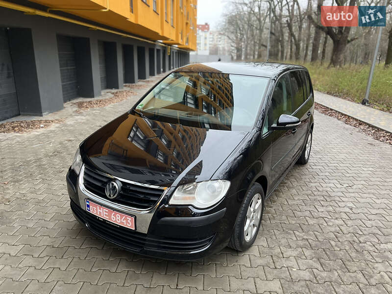 Минивэн Volkswagen Touran 2009 в Виннице