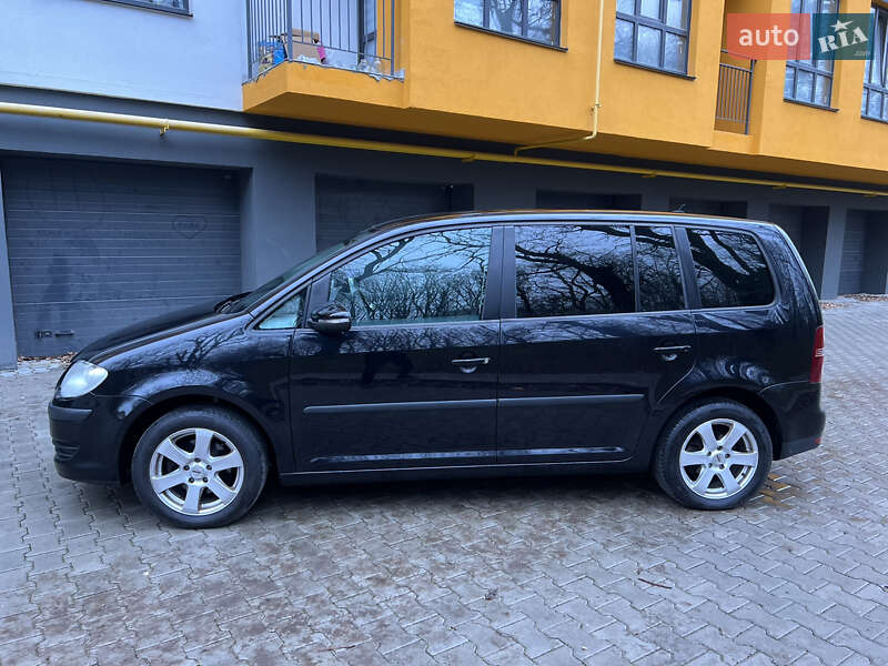 Минивэн Volkswagen Touran 2009 в Виннице