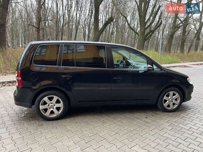 Минивэн Volkswagen Touran 2009 в Виннице