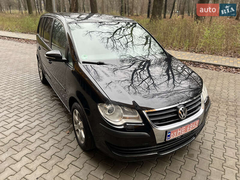 Минивэн Volkswagen Touran 2009 в Виннице