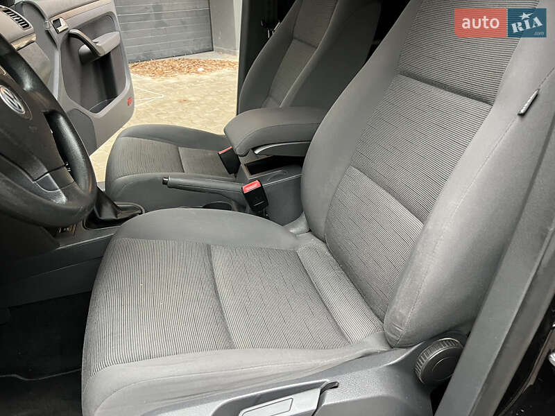 Минивэн Volkswagen Touran 2009 в Виннице