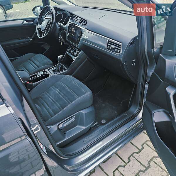 Микровэн Volkswagen Touran 2017 в Ивано-Франковске