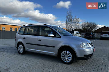 Минивэн Volkswagen Touran 2004 в Нововолынске