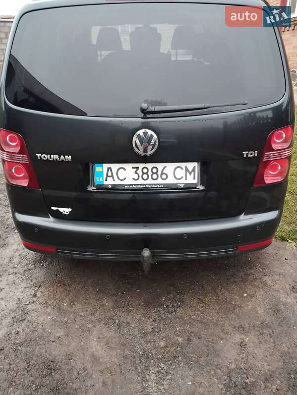 Минивэн Volkswagen Touran 2008 в Луцке