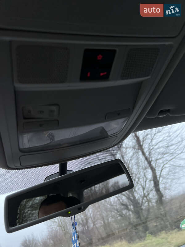 Мінівен Volkswagen Touran 2012 в Рівному