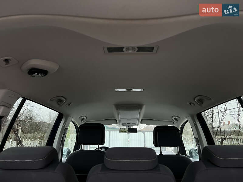 Мінівен Volkswagen Touran 2012 в Рівному