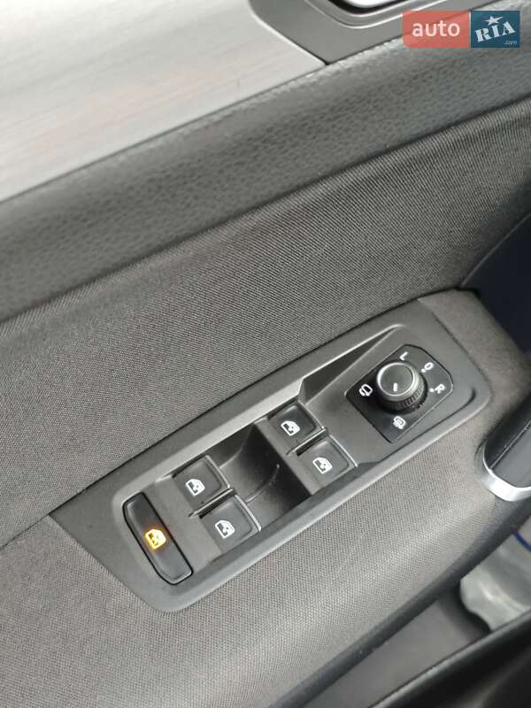 Микровэн Volkswagen Touran 2016 в Славуте