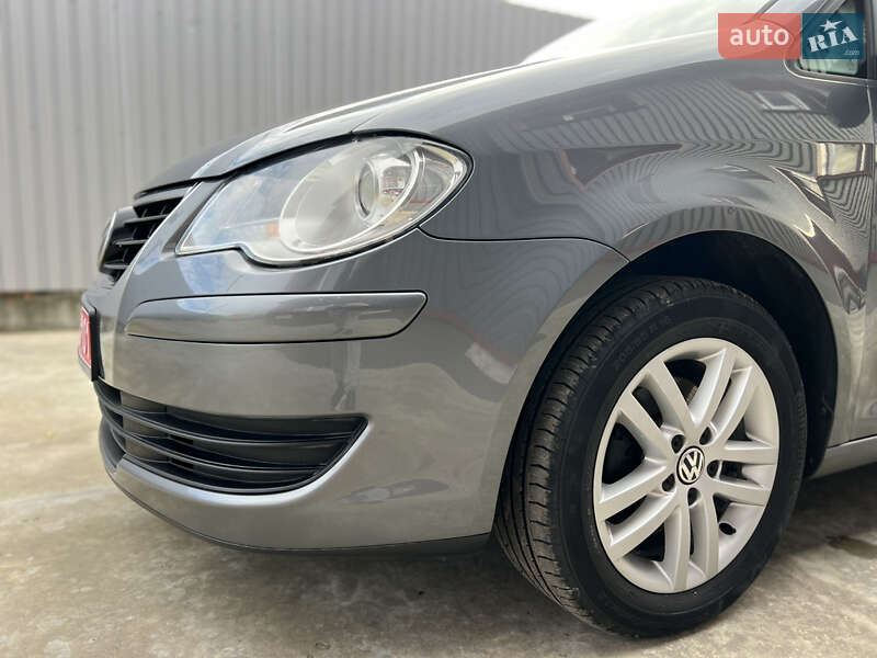 Минивэн Volkswagen Touran 2007 в Лубнах